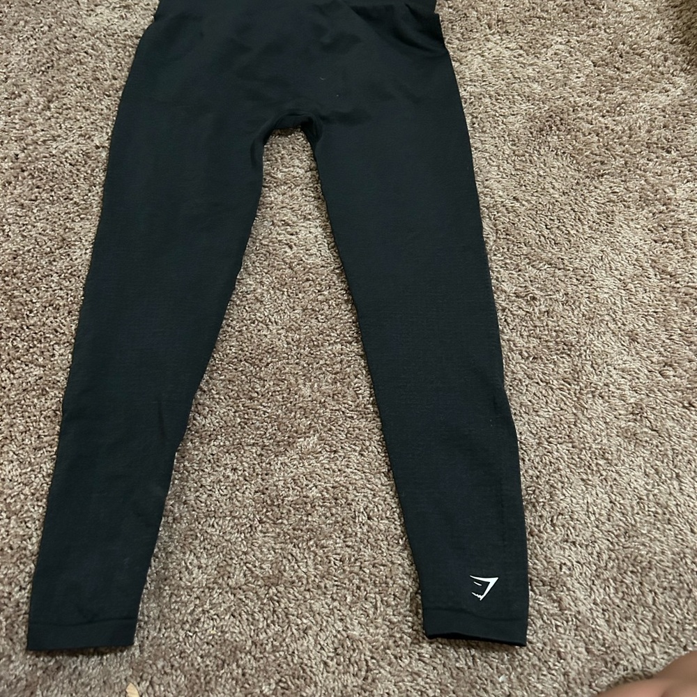 Gym shark leggings